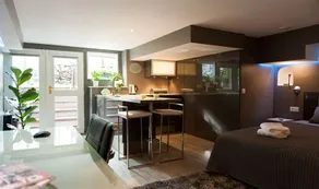 White Room Apartment Amsterdam - Image 4