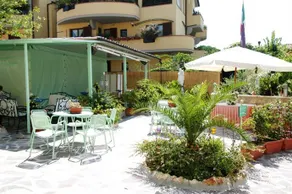 Hotel Villa Rita - Image 2