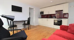 Beautiful Modern Apartment in Bath - Image 4