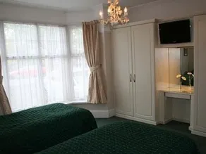 Collington Lodge Guest House - Image 5