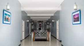 Status International Hotel - Image 5