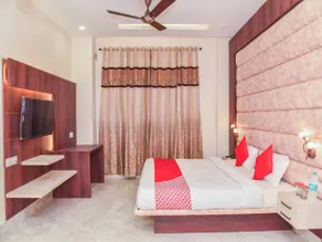 Hotel Crown Inn By OYO - Image 3