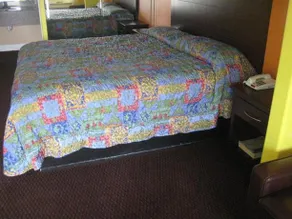 Scottish Inn Channelview - Image 4