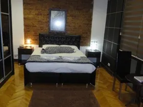10 Suites - Image 3