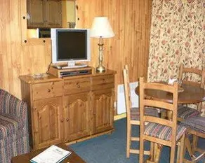Club le Bristol - Image 1