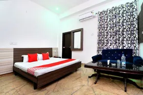 Hotel Sunview by OYO Rooms - Image 1
