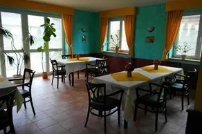 Hotel Euroclub Praha - Image 4