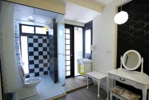 Eiffel Tower Hostel - Image 4