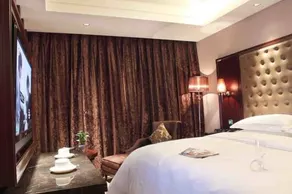 Bonjour Hotel - Image 5
