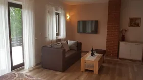 House Tudic - Image 5