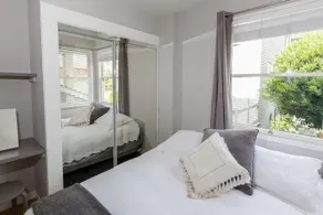 Alameda Island House - Image 4