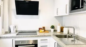 Spacious apartment with terrace - Near Málaga city center - Image 4