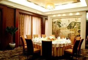 Longyou Jinfeng Guomao Hotel - Image 5