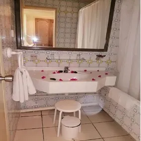 Crystal Azur Hotel - Image 5
