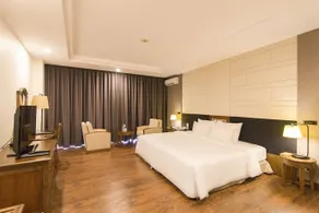 Sai Gon Ha Long Hotel - Image 4