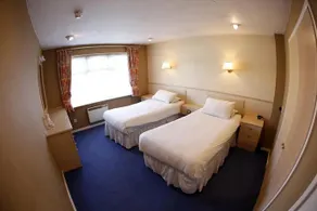 Park Hall Express - Image 2