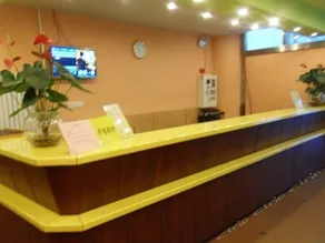Home Inn Urumuqi Railway Station Qiyi Jiangyuan - Image 2