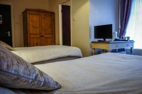 Ashborne Guest House - Image 4