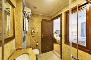 Realstar Hotel - Image 2