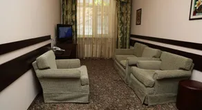 Salem on Tulebaeva Street Hotel - Image 4