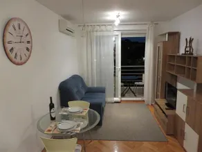 Apartment Chic - Image 4
