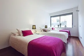 Mid-term rentals in Barcelona with Swimming Pool - Image 4