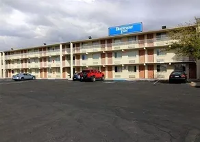 Extend-A-Suites Albuquerque - Image 2