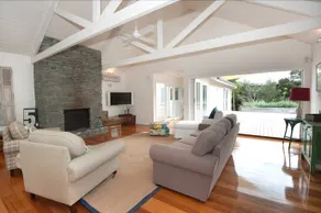 The Beach House - Quintessential Holiday House with open fireplace - Image 1