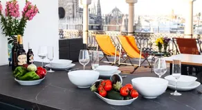ISG Apartments The most Exclusive apartment in Sevillaparking - Image 2