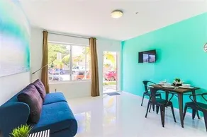 Miami Street Art Apartment - Image 2