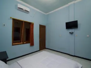 RedDoorz Near Ciputra World 2 - Image 2