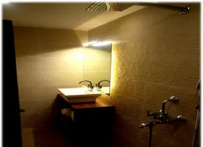 Hotel Luxor - Image 2