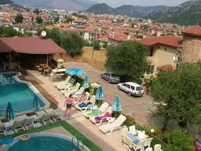 Castle Apartments - Image 3