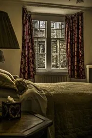 Lake View Guesthouse - Image 2