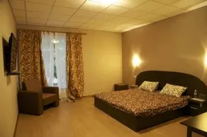 West - Image 4