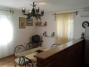 Hous Rudi - Image 2