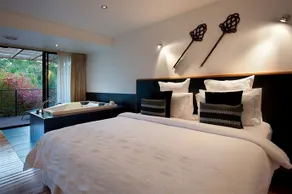Springs Spa Villa - Image 2
