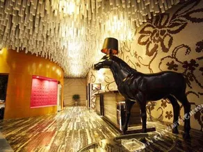 Aishang Theme Hotel - Image 2