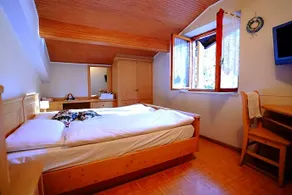 Albergo Pineta - Image 2