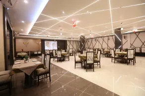 Mahendra Plaza by OYO Rooms - Image 2
