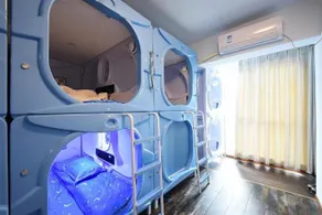 You Wo capsule Hostel - Image 5