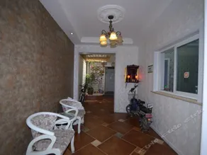 Hu's Courtyard - Image 4