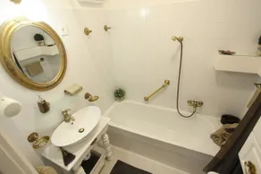 d.Five Neo-baroque Apartment with Terrace - Image 3