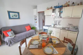 Lola's Apartments - Image 4