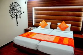 Geetika Galaxy Hotel By Wb Inn - Image 4