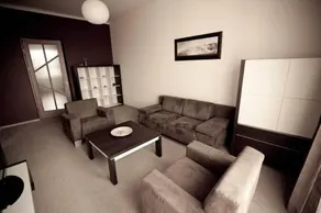 Parliament House Apartment - Image 5