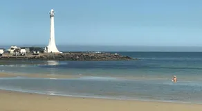 Beach Front Beauty - Image 2