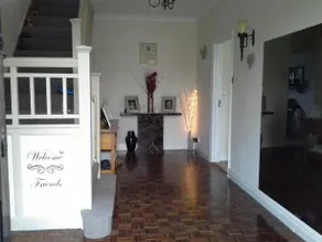 Nest Guesthouse - Image 2
