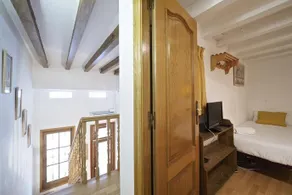 Suites4days Les Corts House - Image 3