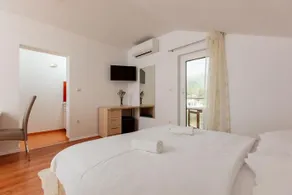 Gorgeous Apartments Near Beach - Image 4